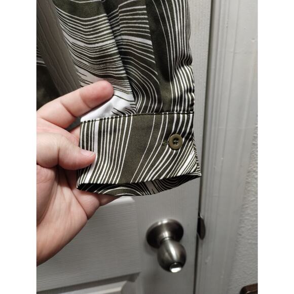 SHEIN Curve Size 2XL Green White Abstract Swirl Long Sleeve Button-Up Shirt - Picture 4 of 6